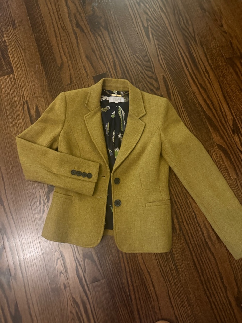 Hobbs London Blake Blazer | US 4 in Chartreuse - Picture 3 of 13